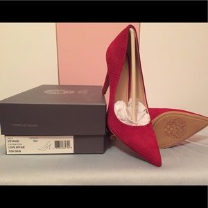 Vince Camuto Red fish scale pumps!! NEVER WORN.